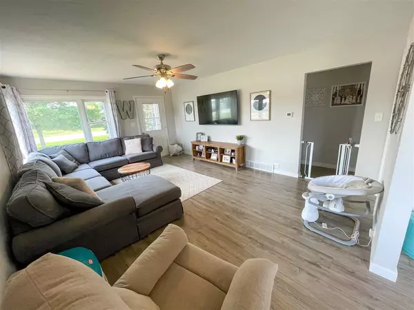 Van Dyne, WI 54979,N8971 LAKESHORE DRIVE