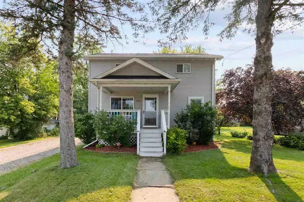 722 N WEBSTER AVENUE, Omro, WI 54963