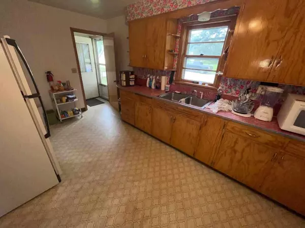 Clintonville, WI 54929,161 GARFIELD AVENUE