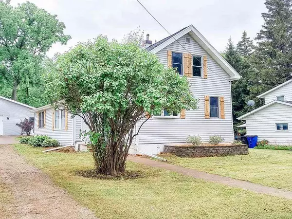 144 E LARRABEE STREET, Omro, WI 54963