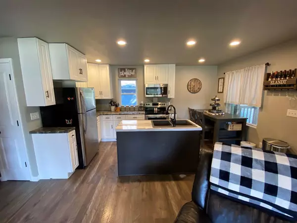 Clintonville, WI 54929,154 10TH STREET