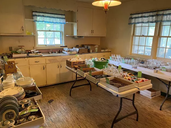 Clintonville, WI 54929,97 W 13TH STREET