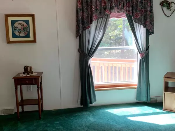 Clintonville, WI 54929,W8914 CLOVERLEAF LAKE ROAD