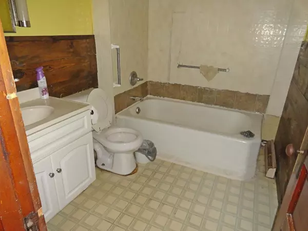 Clintonville, WI 54929,75 HUGHES STREET