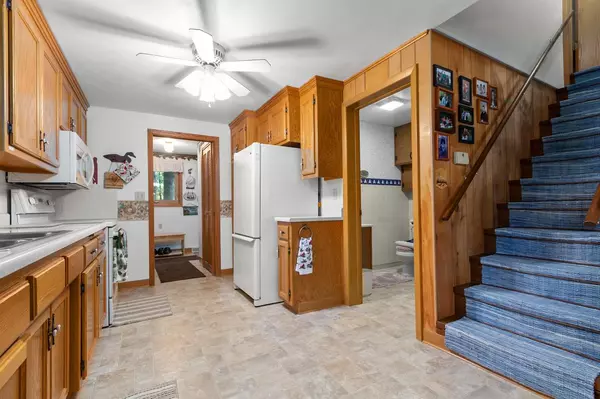 Amherst Jct, WI 54407,876 S LAKE ROAD