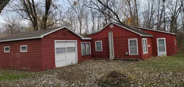 8050 BROADWAY ROAD, Omro, WI 54963