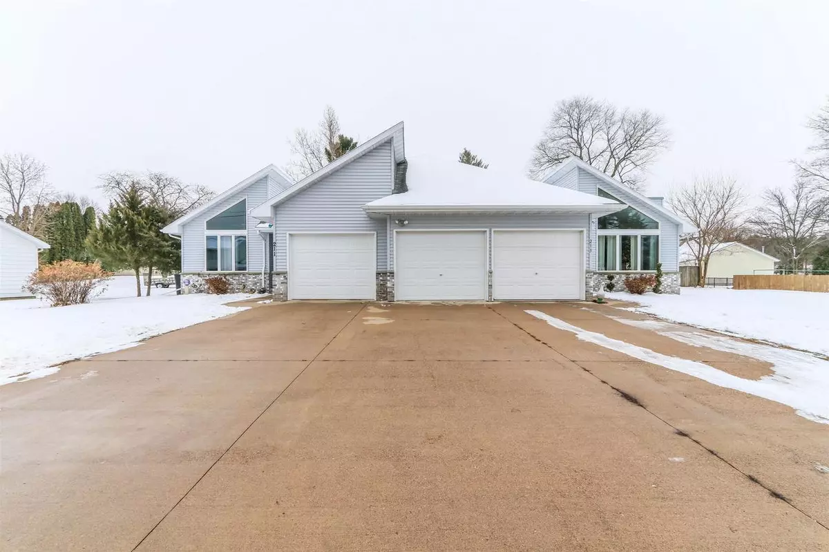 Weyauwega, WI 54983,211 W PARKER STREET