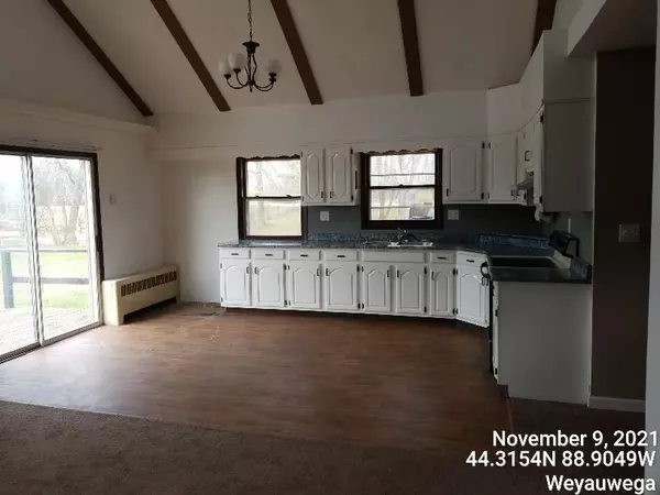 Weyauwega, WI 54983,N2134 RIVER ROAD