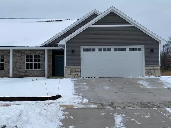 2364 HIDDEN WINDS LANE, Green Bay, WI 54313