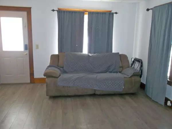 Clintonville, WI 54929,17 E 2ND STREET