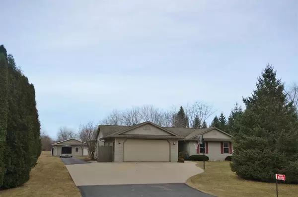 W6932 E LONE ELM ROAD, Van Dyne, WI 54979