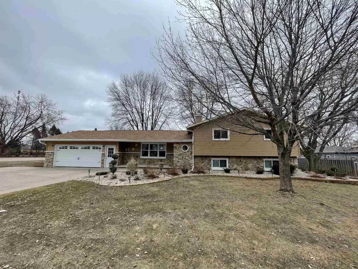 New London, WI 54961,304 W MINERVA STREET