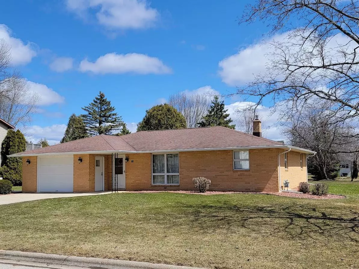 Pulaski, WI 54162,730 JAMES COURT