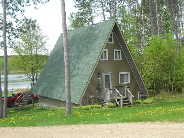 211 LAKE DRIVE, Gresham, WI 54128