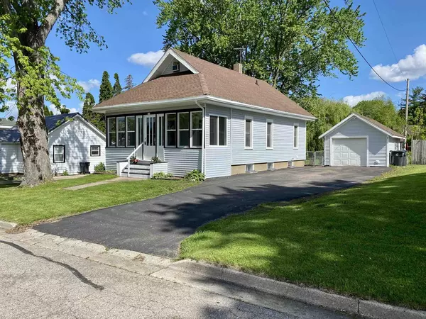 153 W CHARLES STREET, Markesan, WI 53946