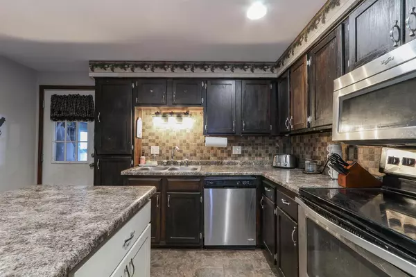 New London, WI 54961,2044 PERSHING ROAD