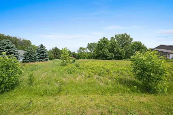VANWOOD LANE, Luxemburg, WI 54217
