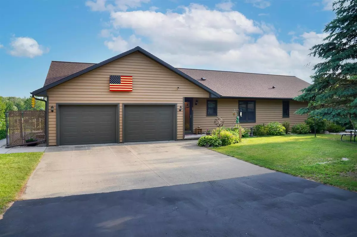 Weyauwega, WI 54983,W945 TRI COUNTY ROAD