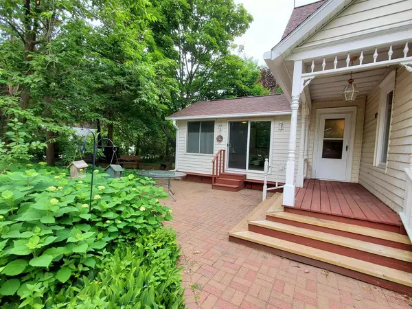 Weyauwega, WI 54983,210 W HIGH STREET