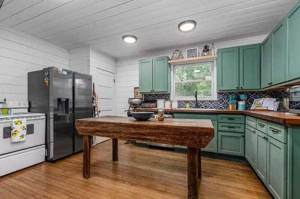 New London, WI 54961,N3874 MOSQUITO HILL ROAD