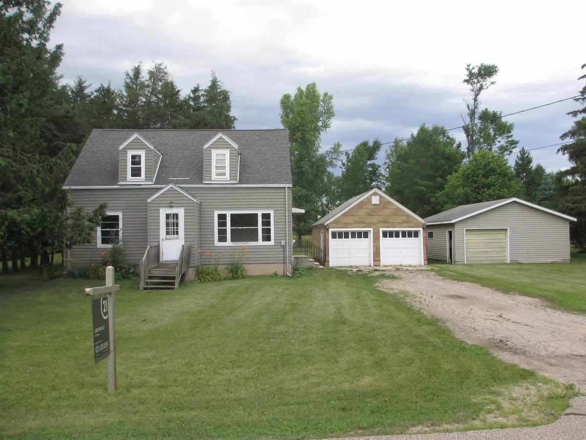 Krakow, WI 54137,W152 HOFF STREET