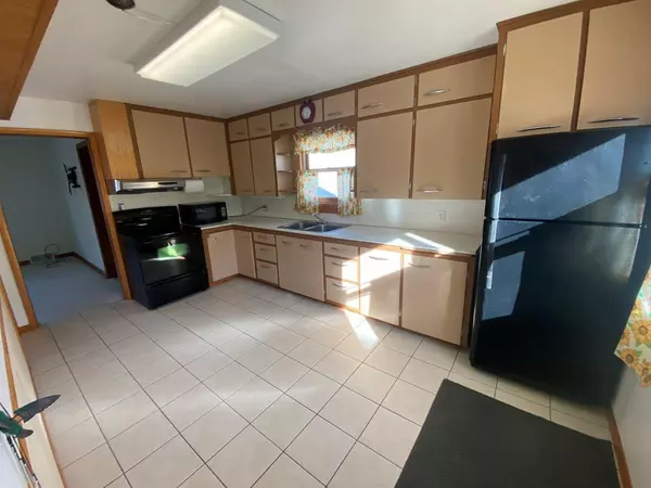 Clintonville, WI 54929,131 10TH STREET