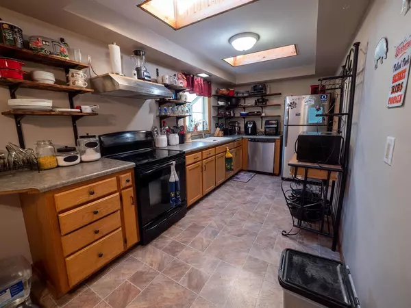 Weyauwega, WI 54983,606 E WISCONSIN STREET