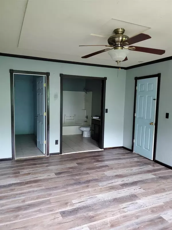 Gresham, WI 54128,429 GEIDER ROAD