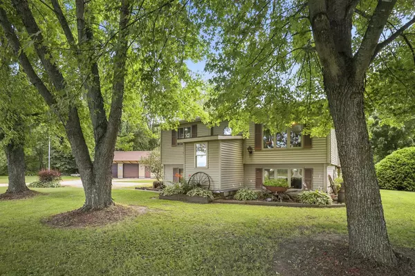 N11195 COUNTY ROAD Y, Clintonville, WI 54929