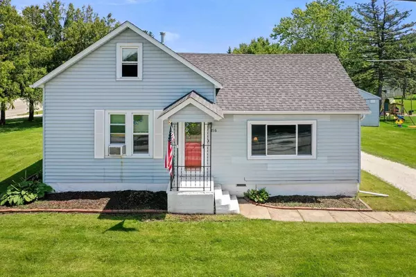 216 N 3RD STREET, Reedsville, WI 54230