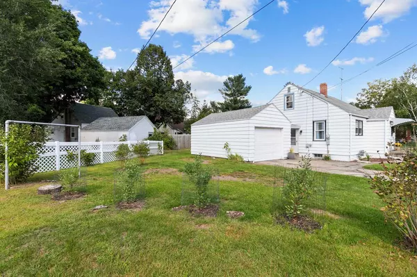 Weyauwega, WI 54983,406 W PARKER STREET