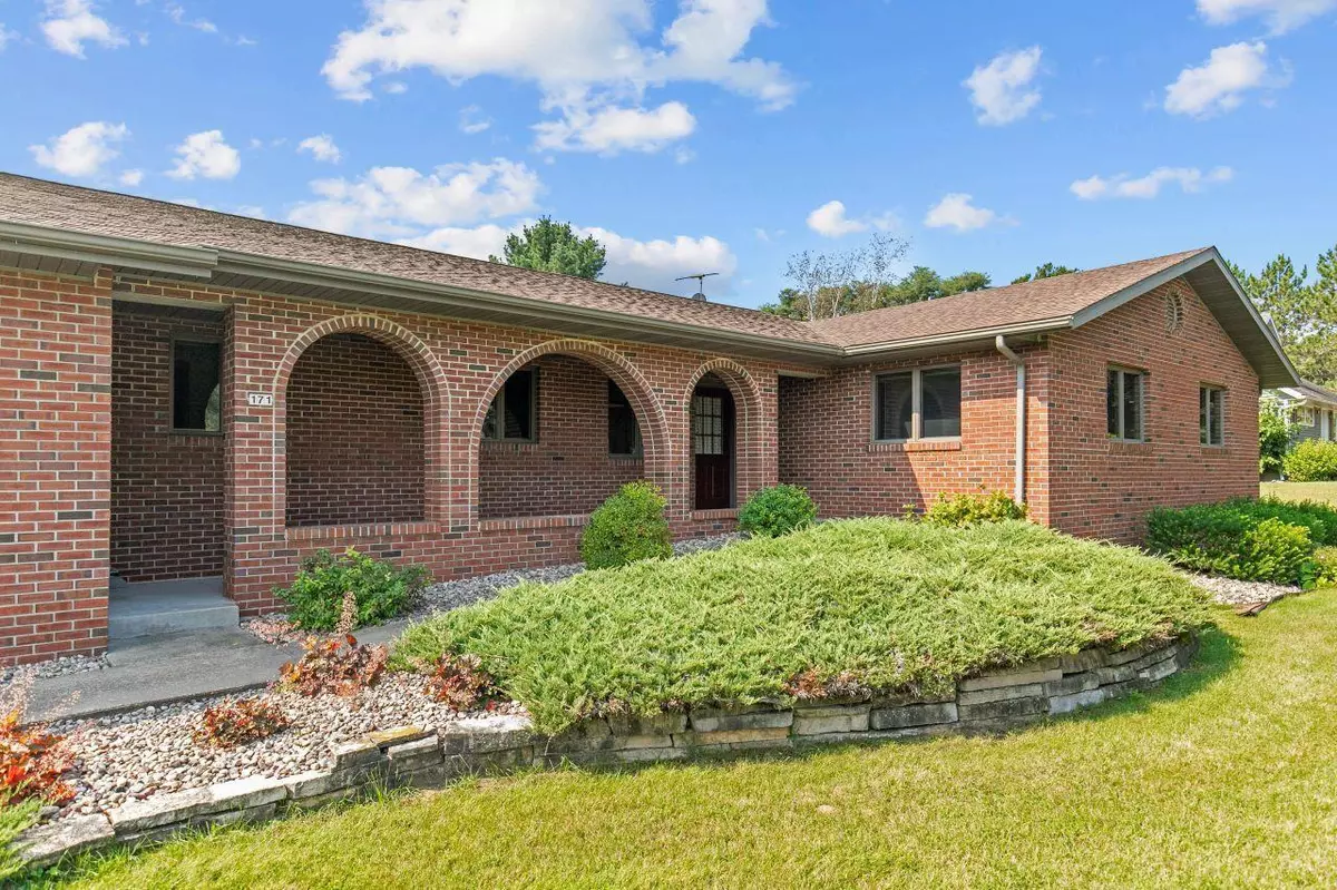 Clintonville, WI 54929,171 8TH STREET