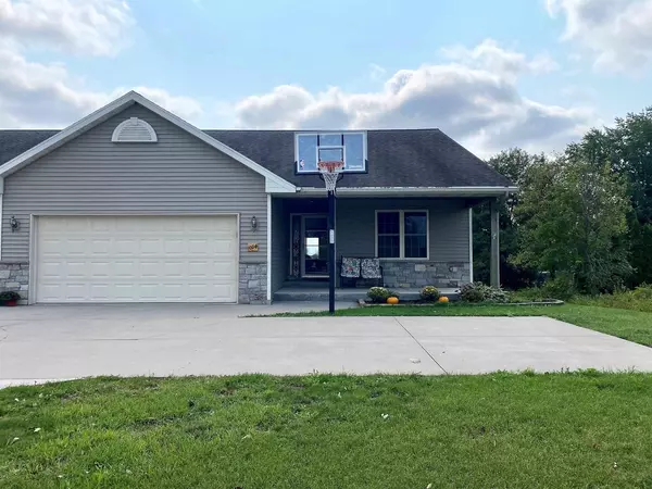 1004 FOND DU LAC STREET, Mount Calvary, WI 53057