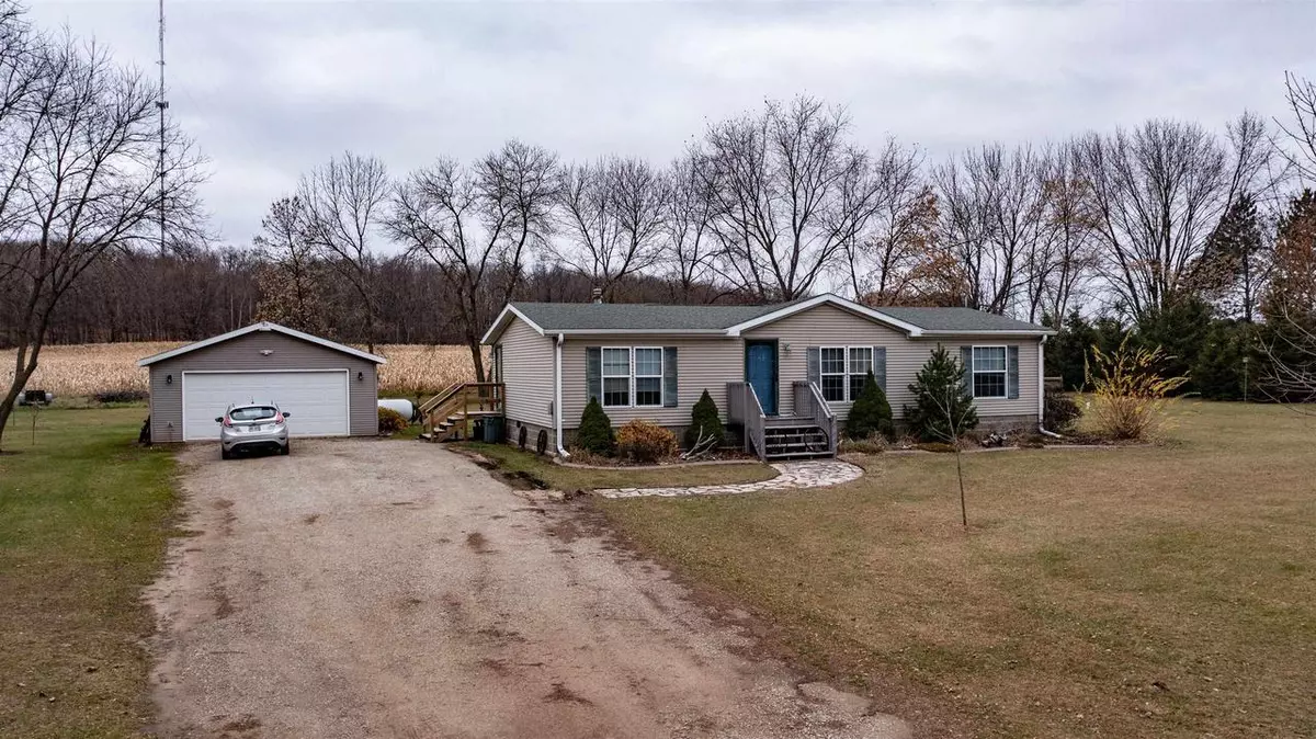 New London, WI 54961,N4931 BEAR LAKE ROAD
