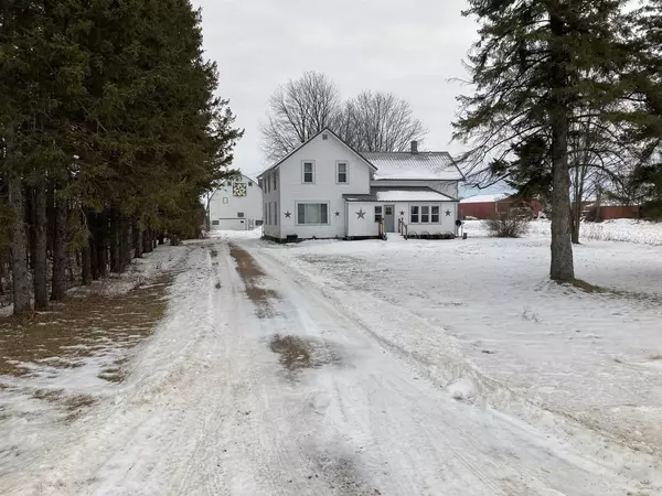 N6614 CTY RD C, Cecil, WI 54111