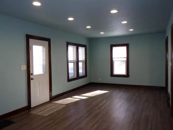 Clintonville, WI 54929,256 S MAIN STREET