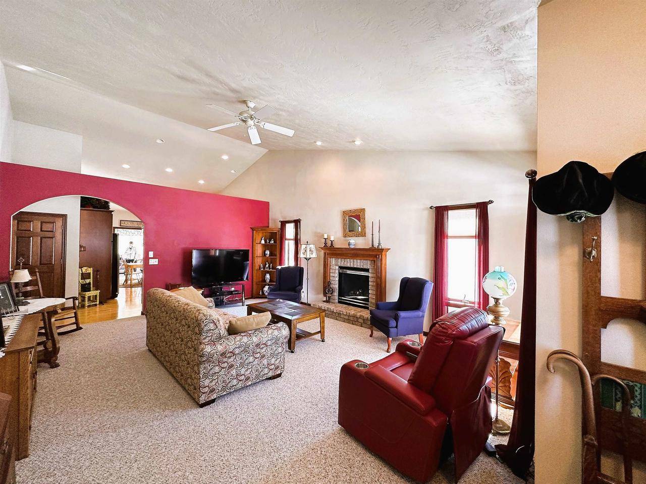 Appleton, WI 54913,4732 N FALLVIEW LANE