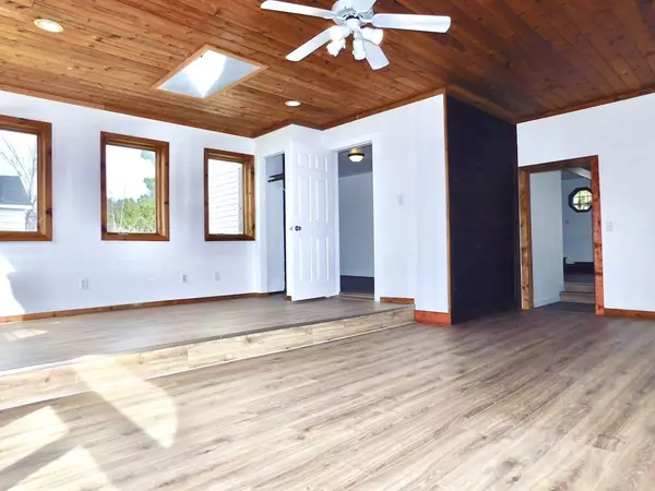 Clintonville, WI 54929,90 WAUPACA STREET