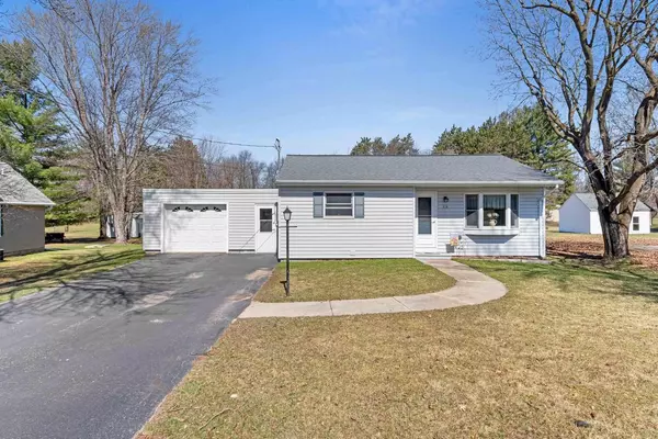 624 E MAIN STREET, Embarrass, WI 54933