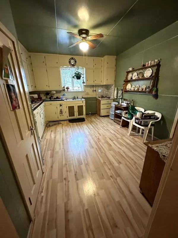 Clintonville, WI 54929,234 S MAIN STREET