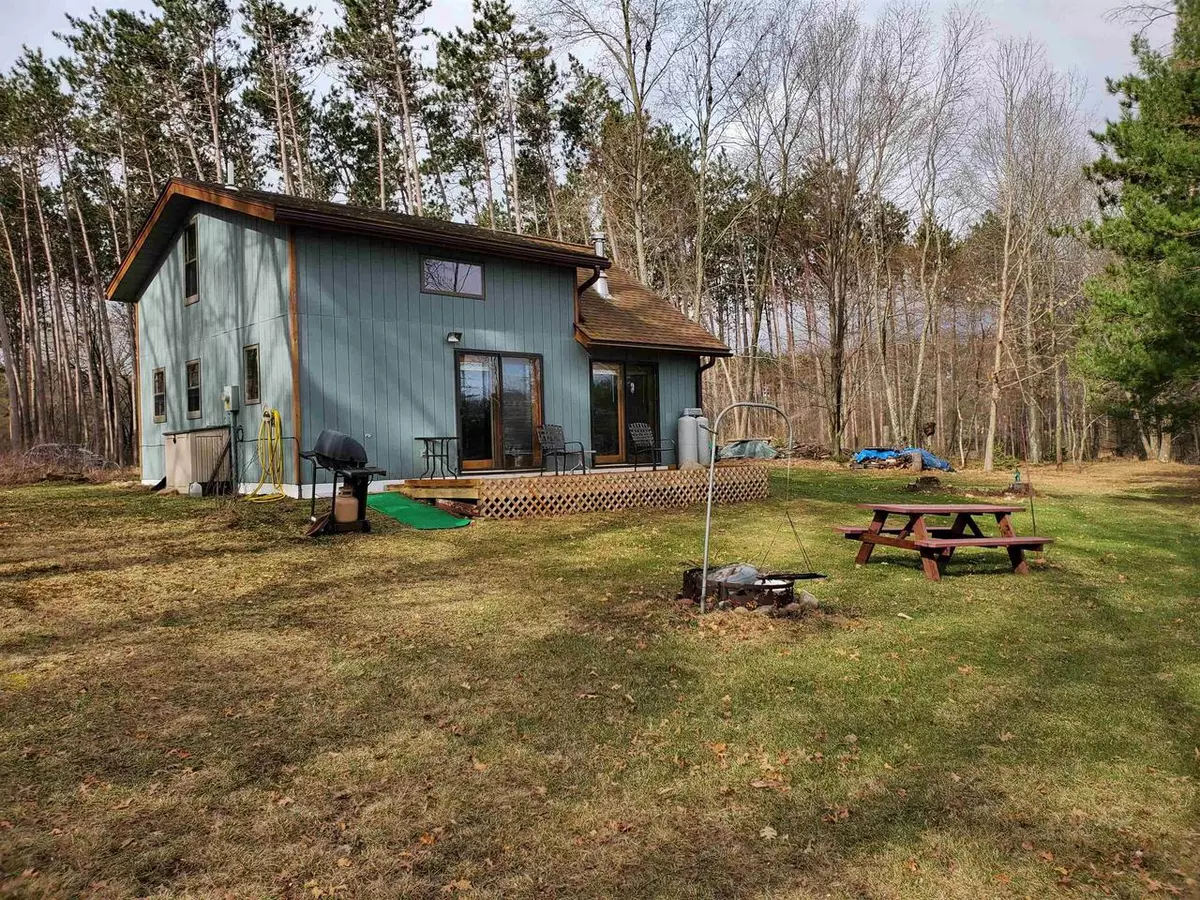 Iola, WI 54945,E1860 NELSON ROAD