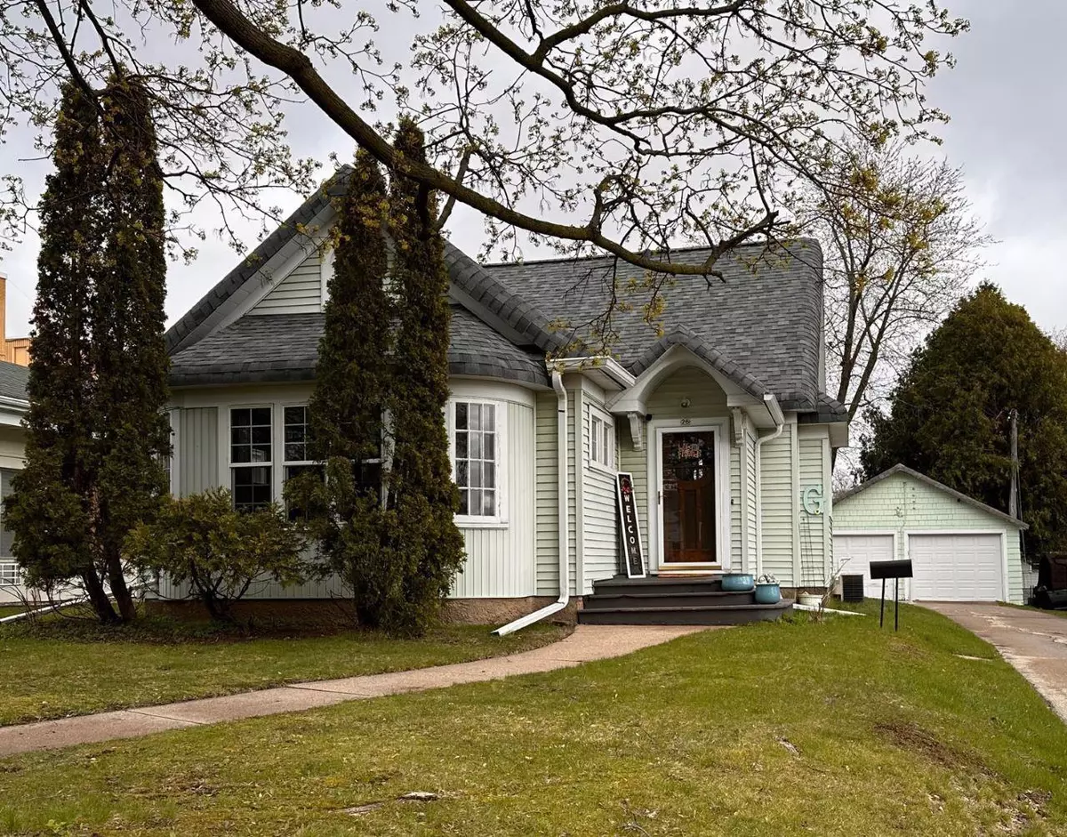 Clintonville, WI 54929,26 N MAIN STREET