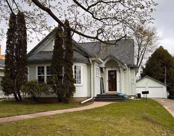 26 N MAIN STREET, Clintonville, WI 54929