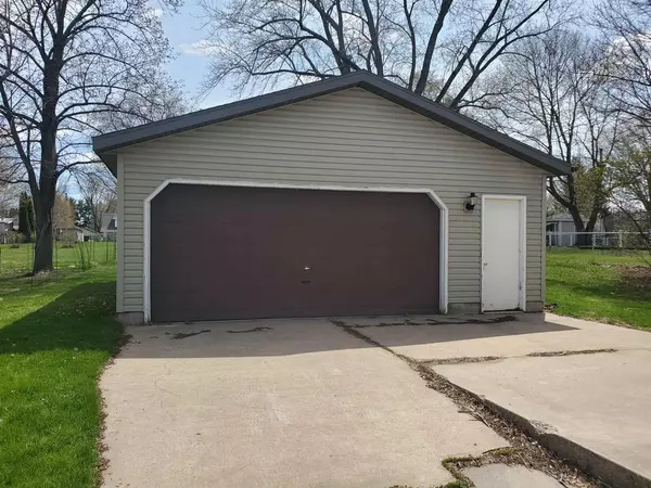 Clintonville, WI 54929,121 BRIX STREET