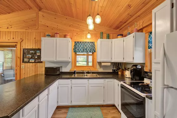 Hancock, WI 54943,N4277 LAKESIDE DRIVE