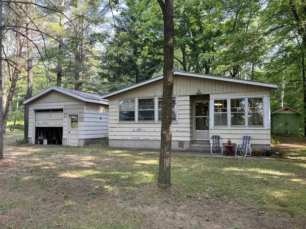 E2938 LAKE ROAD, Iola, WI 54945