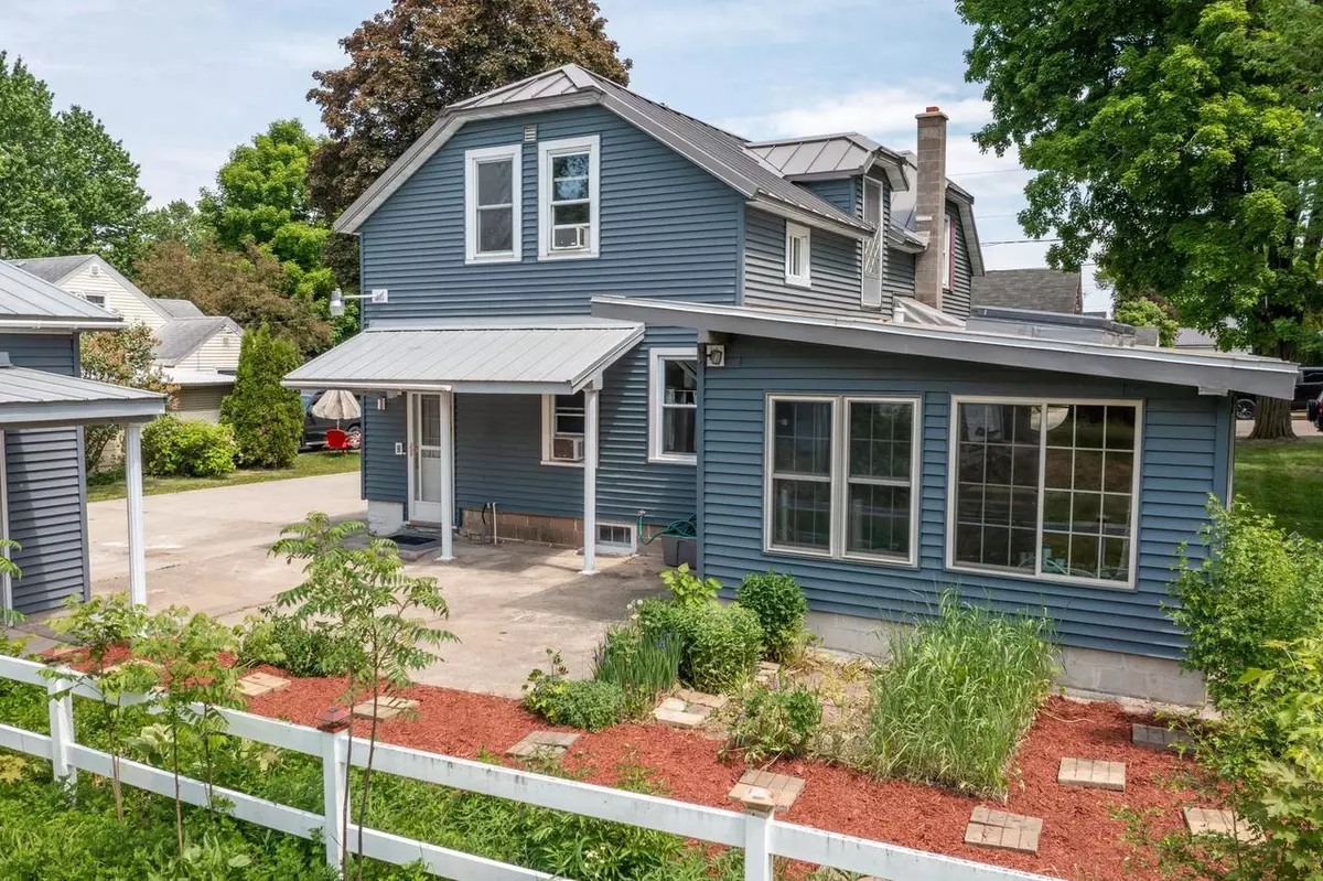 Clintonville, WI 54929,218 MODOC STREET