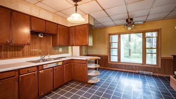 Iola, WI 54945,N7687 HIGHWAY 49