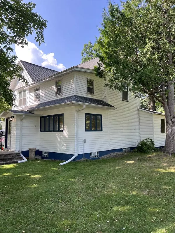 Iola, WI 54945,525 E STATE STREET