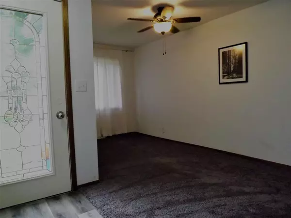 Weyauwega, WI 54983,201 2ND AVENUE